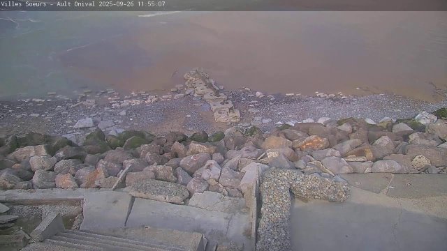 Onival Beach Cliffs in Ault